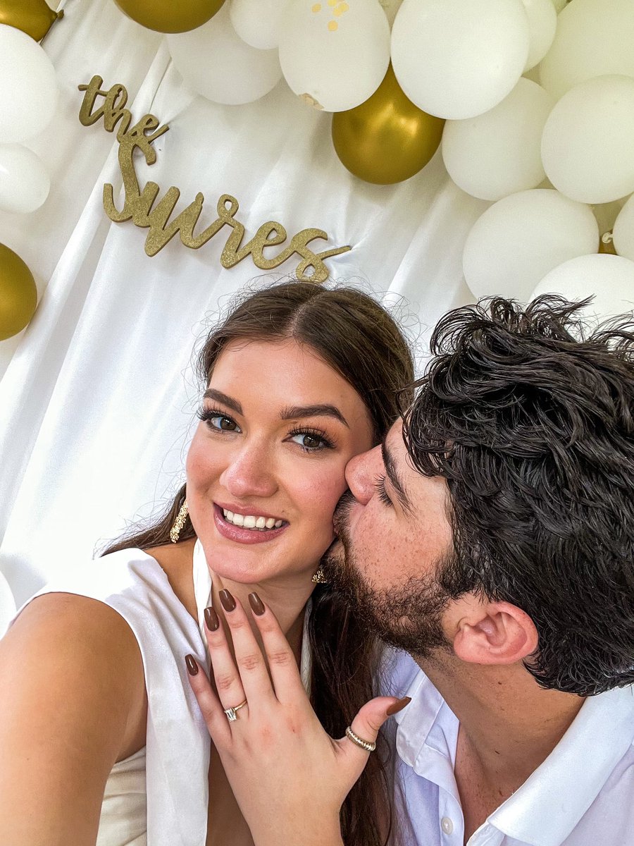 haileyallisonh's tweet photo. Promoted to Fiancée 🤍💍✨ https://t.co/026dff9DOp