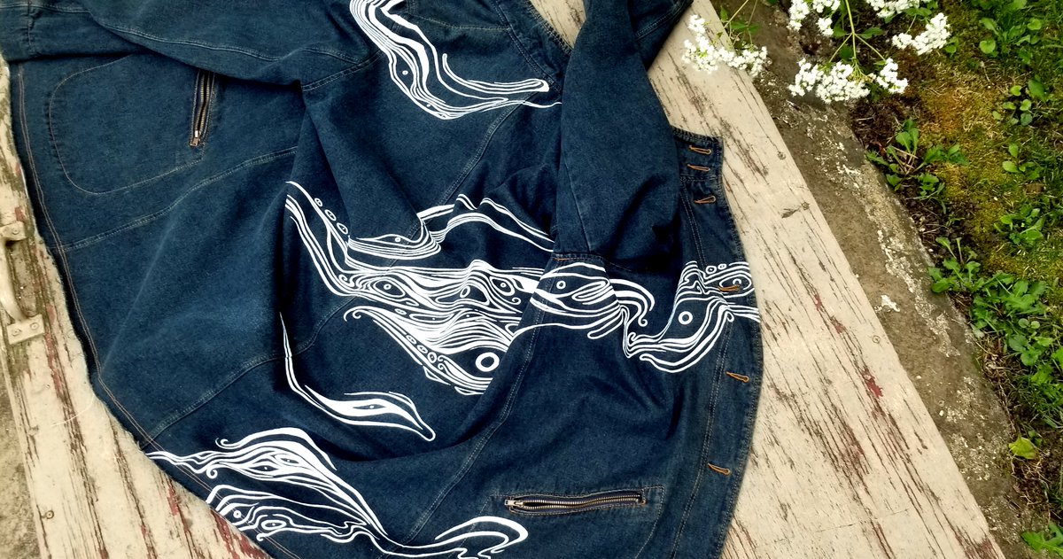 pmintmonster's tweet photo. Putting a bunch of new hand painted jackets, caps and bandanas in my shop, just in time for spooky season! If you haven't seen my new shop yet, you can find it at https://t.co/VYOeYPgqur? https://t.co/4MTt6nmSQh