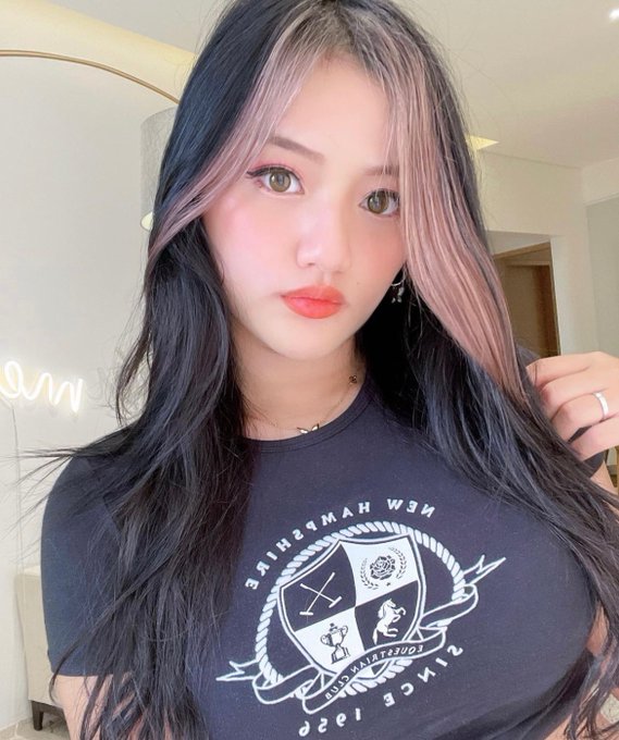 October is the best month ☺️🥴 https://t.co/YkrbcZuiDe
