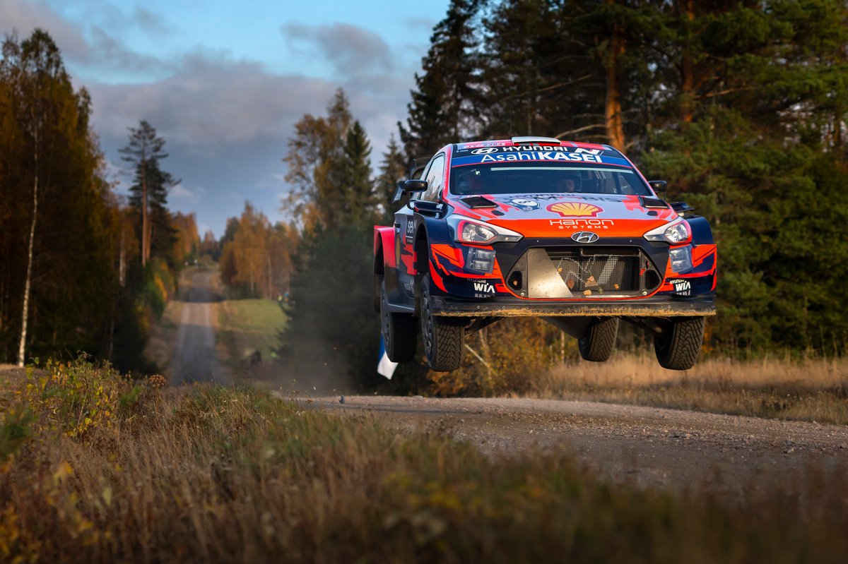 ballsandbells's tweet photo. Evans fends off charging Tanak, Neuville retires - https://t.co/MXeF5UQPKH https://t.co/xj6cdDaTne