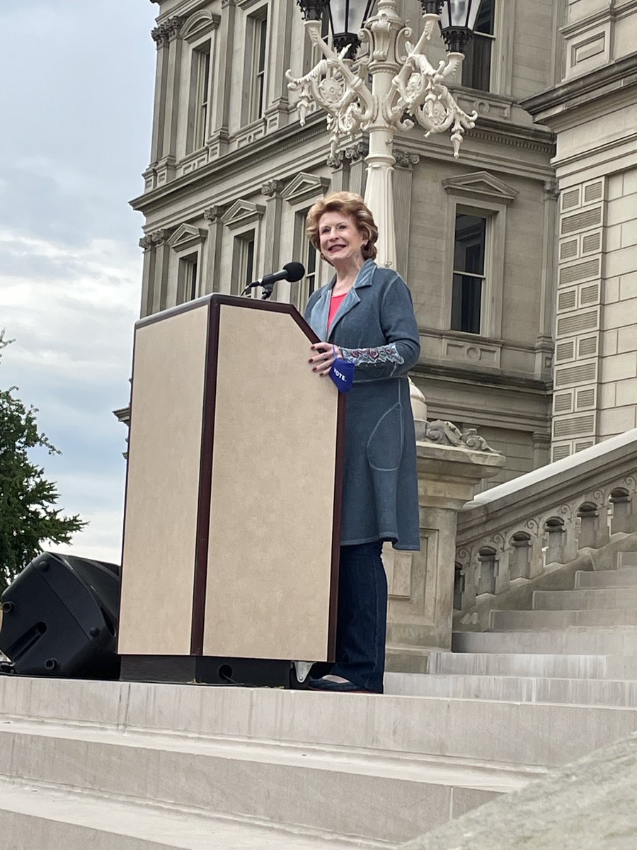 SenStabenow's tweet photo. Thank you everyone for standing strong to protect our reproductive rights! The stakes have never been higher for women across our country! #WomensMarch2021 https://t.co/dxx2mqFWXv