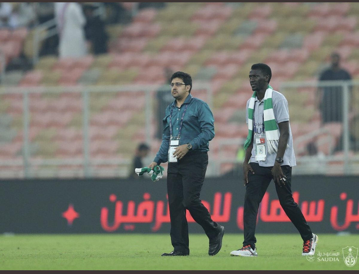 #قرار_هاسي_بيدك_يانفيعي صالح المحمدي ينتظر منكم الاشارة بس والله والله مدرب كبير لا اعلم ليه ما يبون يوقعون معه صدقوني وضع النادي معه بيكون افضل بكثير 💚😍