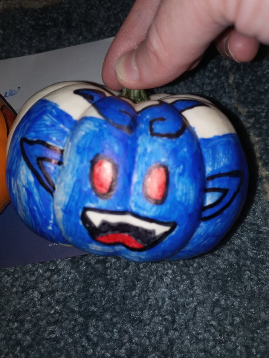 MegRyan15's tweet photo. @flyingbark @Sarawrawrawr @OffBrandLink #monkiekid #monkiekidamazon #legomonkiekid #jin #yin #chaosween Here is my prompt for #11 worst enemies! Yin and Jin in pumpkin form. Pretty sick right? #chaostober #inktober #halloween #golddemon #silverdemon #himbros @GaryToon18 https://t.co/3idVd1QiTy