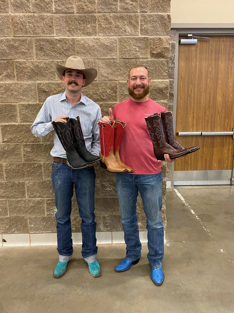 LylesBoots tweet media