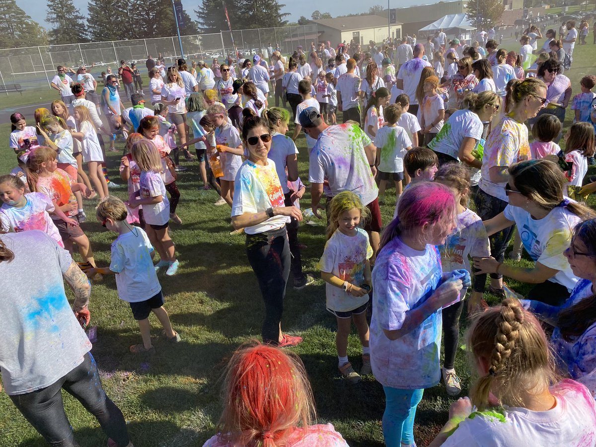 EastAuroraHSNY's tweet photo. Amazing time at the Color Run this morning! Thanks to everyone who helped make the event such a success! https://t.co/Up6vlOc6je