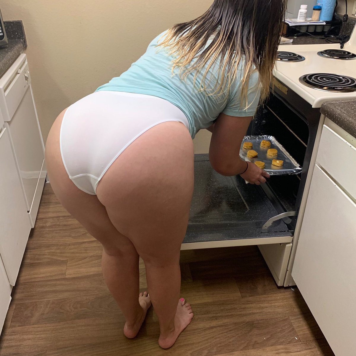 RT if your DM's are OPEN for surprise NUDES 😍