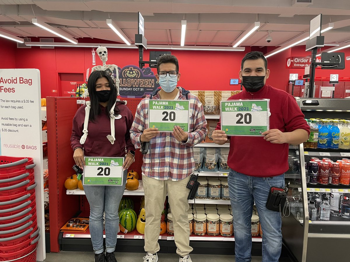 JackieP_97's tweet image. As always the Jackson Heights team is ready to walk and support the virtual  #PajamaWalk2021. 🌟📚
#R400Community 
@KellyMcGarrity @PajamaProgram @LeahDevlin11 @SandyTGT @MannyTGT28
