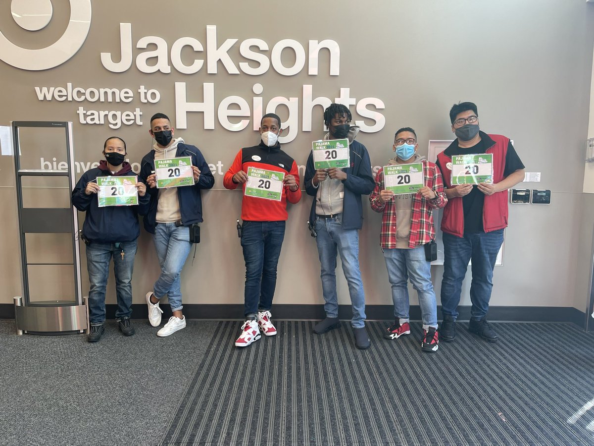 JackieP_97's tweet image. As always the Jackson Heights team is ready to walk and support the virtual  #PajamaWalk2021. 🌟📚
#R400Community 
@KellyMcGarrity @PajamaProgram @LeahDevlin11 @SandyTGT @MannyTGT28