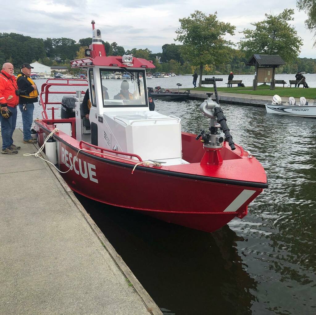 HistorySaratoga's tweet photo. Great lake trials for #qsfd newest boat in the fleet. Went out on #Saratogalake with our @silver.ships  powered by a 250hp, four stroke Suzuki outboard engine. It was so quiet and handled so well 

The new boat MR508 carries a 575 gpm pump to feed a deck gun and can be outfi… https://t.co/e7F0QlIuUp