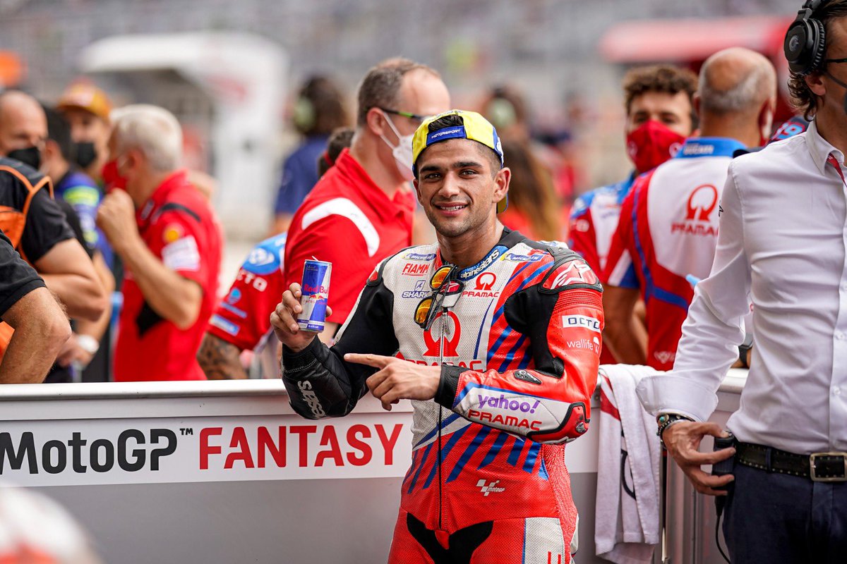 pramacracing tweet picture