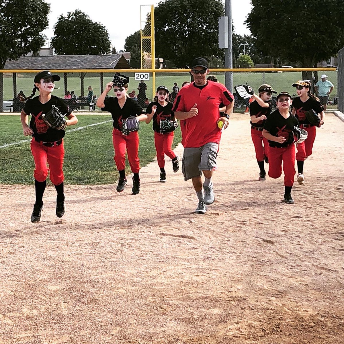 megsteady's tweet photo. Getting a little jog in to get game time ready #MonsterBashFP21 🥎#XtremeSoftballPG10C @PGMidwest https://t.co/iA7Nz3IfKJ