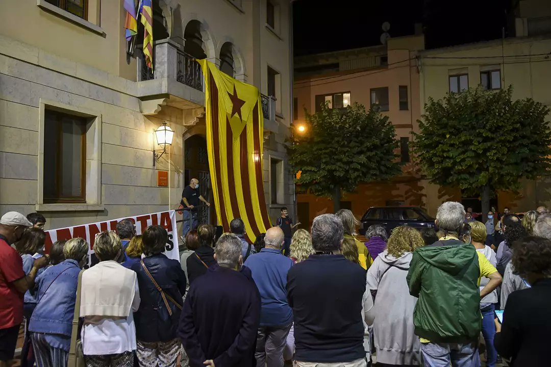 AnnaFabrell's tweet image. Commemorant #1O2017 a La Bisbal d'Empordà #NiOblitNiPerdó