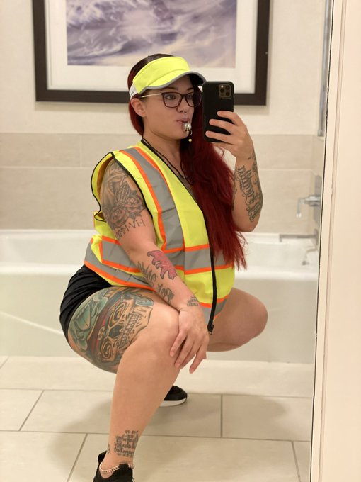 WOOT WOOT PULLOVER THAT ASS TOO PHAT 😂 https://t.co/vPousCfEFE<a href="/tag/wagonwednesdays"class="tags"><span>#wagonwednesdays</span></a>