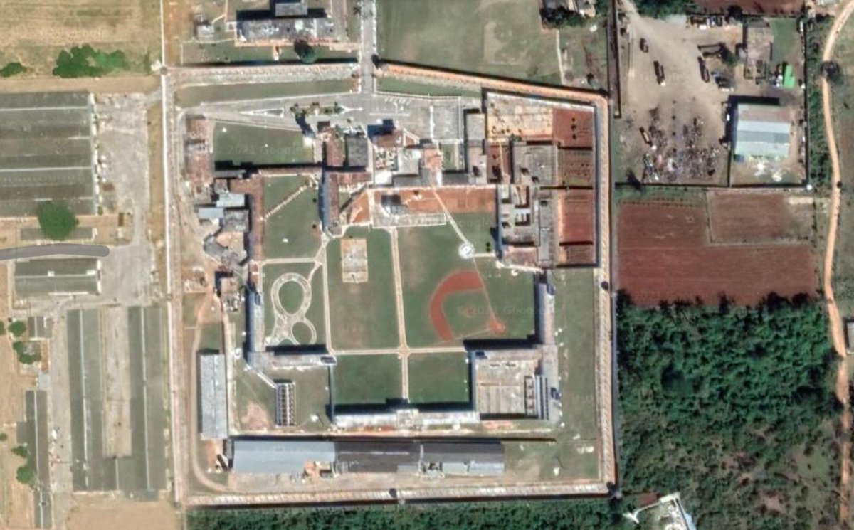 hamletlavastida's tweet photo. This is an areal view of the facilities of Guanajay Penitentiary. Luis Manuel Otero Alcántara is there, specifically in the Block 25. We demand the release of @LMOAlcantara and all political prisioners in Cuba.
 #PresosPorQue #ParaCubaAmnistiayLibertad https://t.co/ivyrHnIGGt