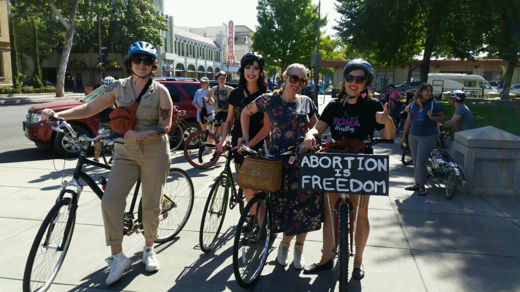 ChicoSolNews's tweet photo. Today in #ChicoCA about 100 march for abortion rights. #WomensMarch2021 #AbortionJustice #TexasWarOnWomen https://t.co/zsFYKEJox8