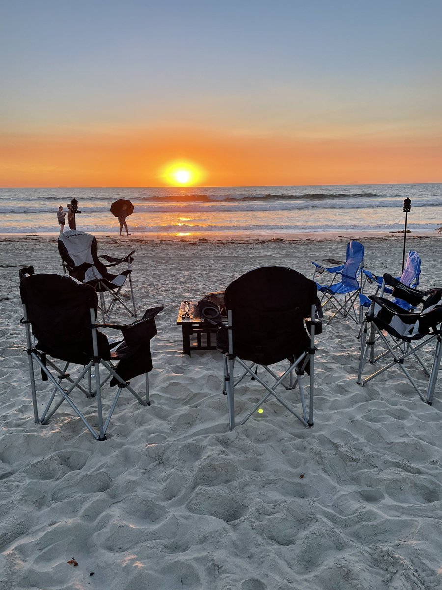 sd_checklist's tweet image. Private Beach Bonfire Set Up🔥 Includes- free delivery and pickup, fire pit, beach chairs, &amp;amp; tikki torches. DM for more info. 
#MissionBeach #PacificBeach @sdchecklist