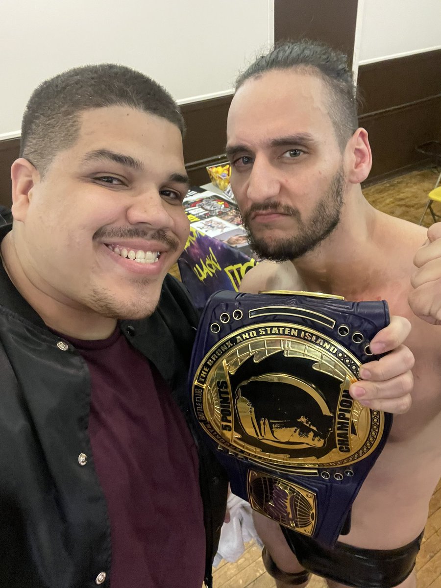 iSimplyCarlos's tweet photo. I got to meet some great wrestlers last night at the 5th anniversary of @Battleclubpro @TheStevePena #OShayEdwards @SavannahEvansNV https://t.co/eHx6bTiBWr