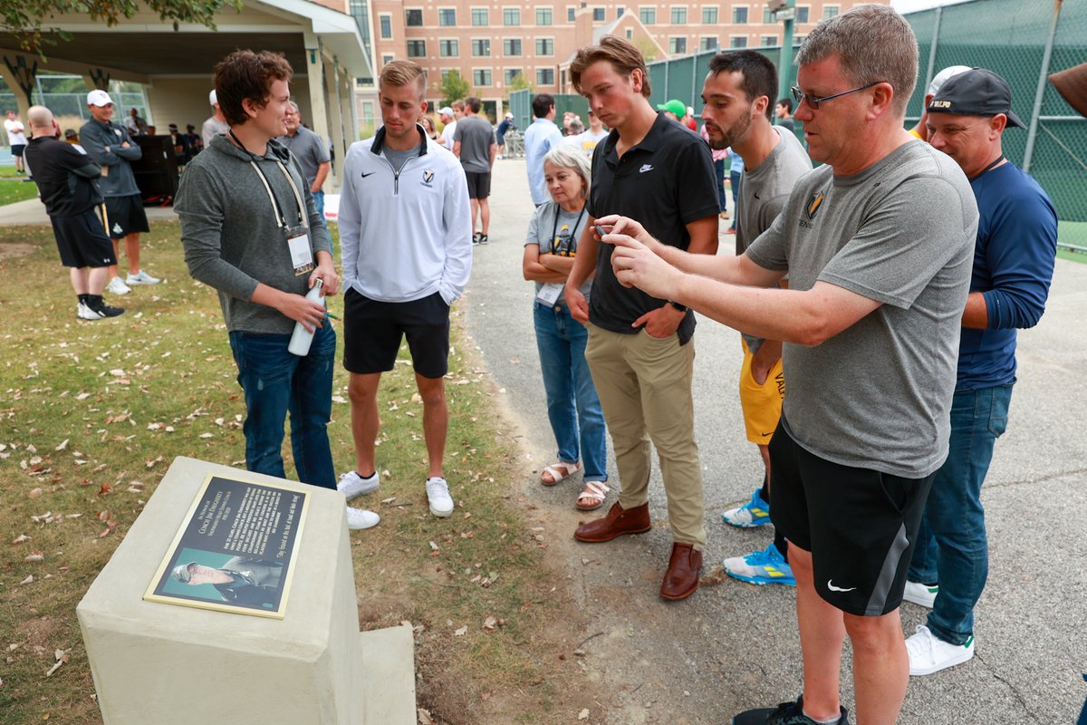 valpoathletics's tweet photo. Great to see so many @ValpoMT alums and other members of the @ValpoU community out to celebrate Coach Jim Daugherty's legendary career with his plaque dedication at the Valpo Tennis Complex! 

#GoValpo | #ValpoFamily https://t.co/WaAvKOuiQ1