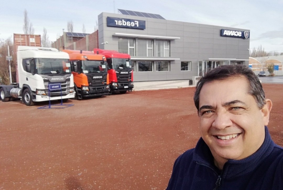 autoexecutiveAR's tweet photo. 📽 #AutoexecutiveTV en el Alto Valle de Río Negro: Visitamos la #Scania Feadar en Cipolletti 🚚
👉 https://t.co/viUhP8Udap
@ScaniaArgentina https://t.co/WtWZJb8JuY