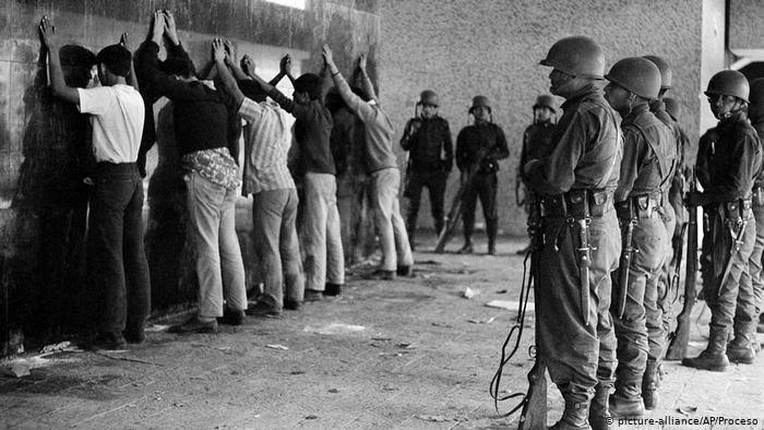 codigosanluisi's tweet photo. #Noticias #MexicoYElMundo
Hoy se cumplieron 53 años de uno de los capítulos más tristes de la historia de México, la Matanza de Tlatelolco. Los hechos ocurrieron el 2 de octubre de 1968.
@UNAM_MX @GobiernoMX
#2DeOctubre #2DeOctubreNoSeOlvida #matanzadetlatelolco https://t.co/OwbWgs9XJU