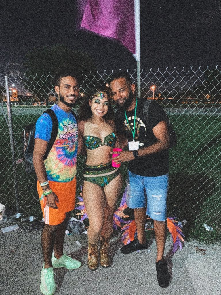 ovadosethedj's tweet photo. crushed. never in a million years i thought to myself I’d be seeing or typing “RIP” to you 😪 Miya 💔💔💔 I’m not okay. it breaks me to know that you’re no longer with us. you’ve touched so many lives with your amazing spirit 💙 miss you already 😢😪💔 #MiyaMarcano #RIP https://t.co/UeosDtLzfk