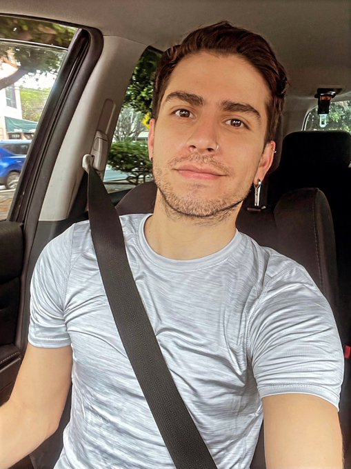 Hey! Mi OF tiene promo! Y los que no los deje suscribirse mándenme DM! 
Les subí muchísimo contenido