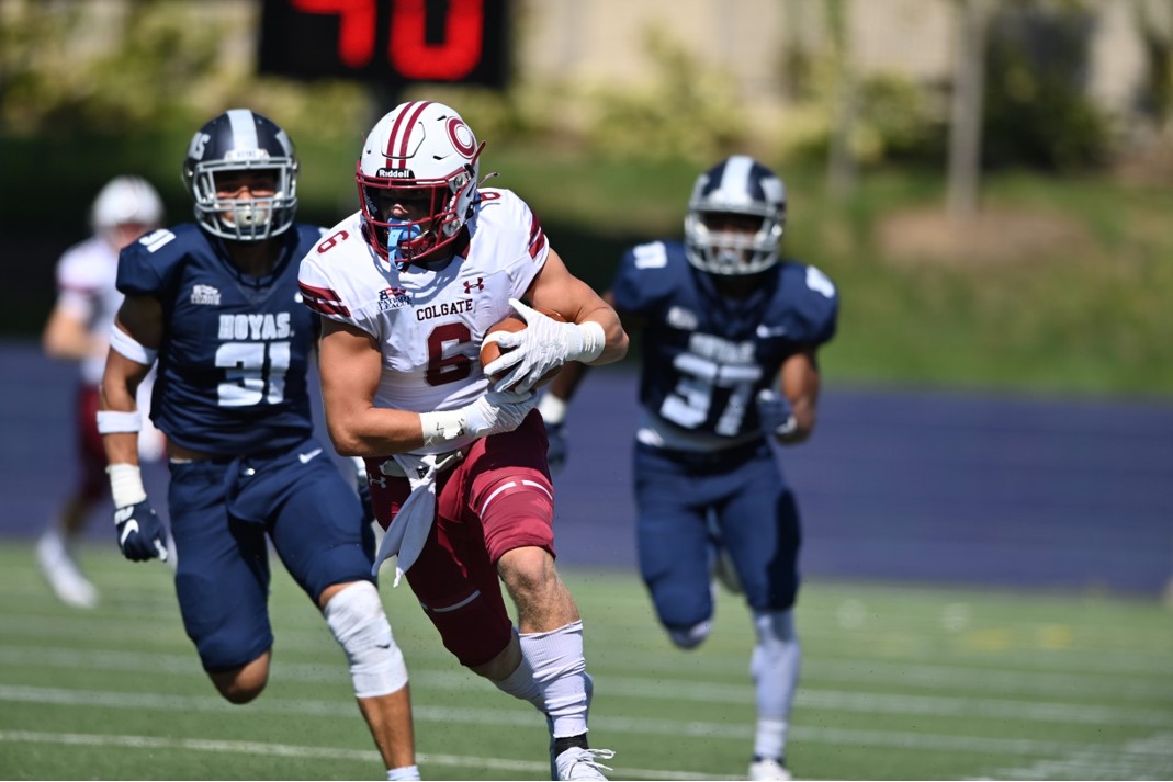 ColgateFB's tweet photo. Garrett Oakey had a DAY! 

▪️123 receiving yards
▪️5 receptions
▪️2 touchdowns

#GoGate https://t.co/e2UhdyLDsV