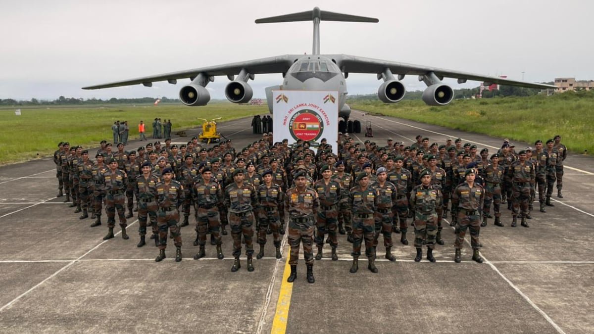 Nightcore___og's tweet photo. India and Sri Lanka will begin a 12-day joint military training exercise 'Mitra Shakti' in Sri Lanka's Ampara from October 4 with a focus on enhancing counter-terror cooperation.

#IndianArmy Jai Hind 🇮🇳 https://t.co/zQVIsNqOJX