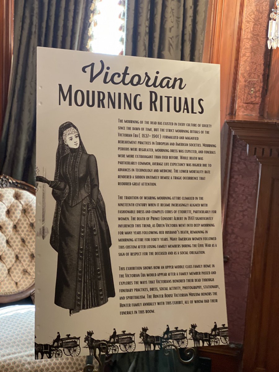 techteacher371's tweet photo. We are having so much fun exploring our new areas we live in! Today was the hunter museum guided tour before the March. The volunteers here are amazing !!! #huntermuseum https://t.co/v03cP56WOu