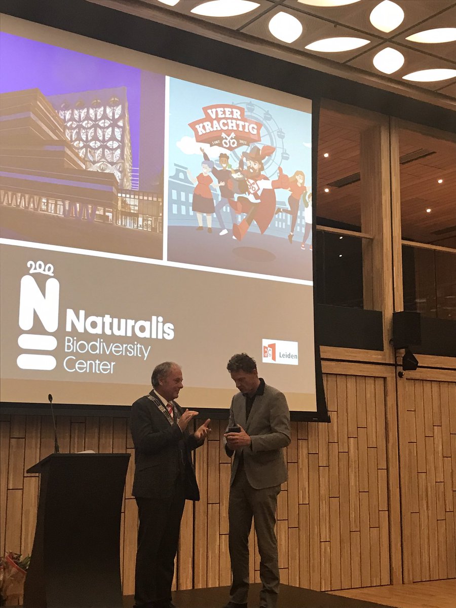 GeraldvanLeiden's tweet photo. Eindelijk weer een gezamenlijke viering van Leidens Ontzet. En dat kan natuurlijk niet zonder uitreiking  van de Erepenning. Van harte gefeliciteerd Naturalis Biodiversity Center. #LeidensOntzet @museumnaturalis #LeidendatzijnWij https://t.co/O3OudNzxL3