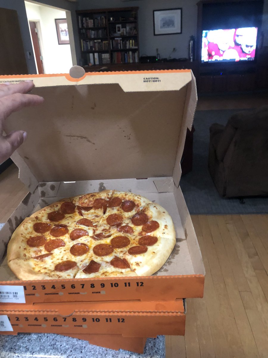 Bigrank38's tweet photo. Thanks for bringing pizzas by the station @abynum55 ! Thanks for owning the business @BDouglas44 #PizzaPizza https://t.co/4Jkhiq7kR3