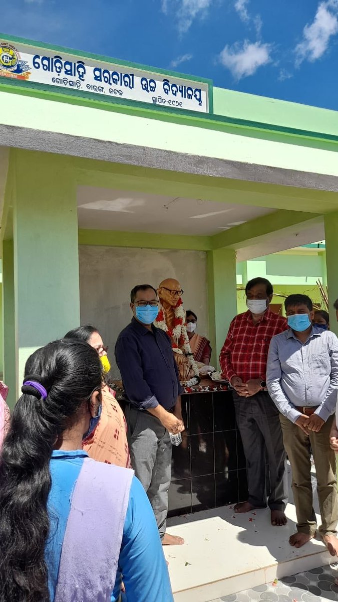drajayparida's tweet photo. @DBT_ILS, Bhubaneswar Staff &amp; Students on the occasion of #GandhiJayanti spent a day in GODISAHI High School for an interactive program on Science in everyday life. #vigyansevikash #AzadikaAmritMahotsav @RenuSwarup @DrJitendraSingh @DBTIndia @drajayparida https://t.co/qcSDm85UuU