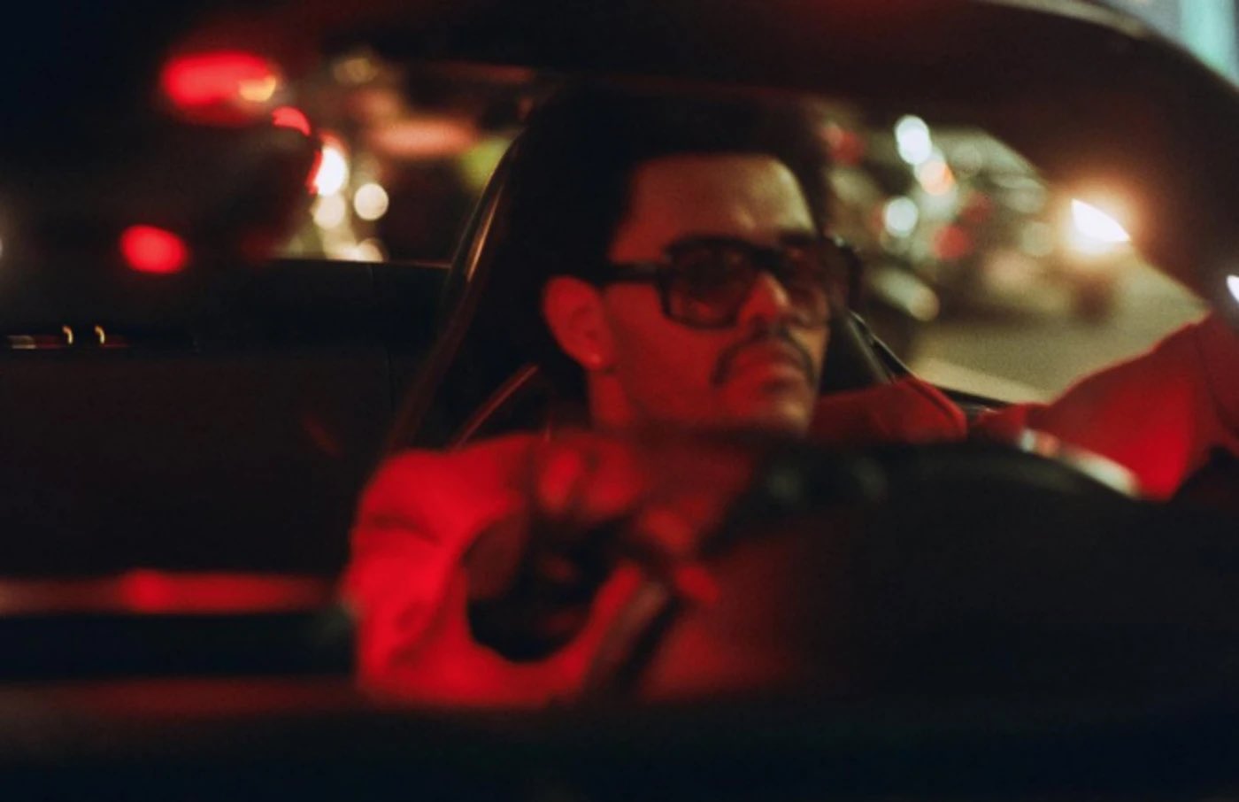 клип еду на машине. клип еду на машине. клип еду на машине. клип на мерседесе weeknd. мужчина в кабриолете.