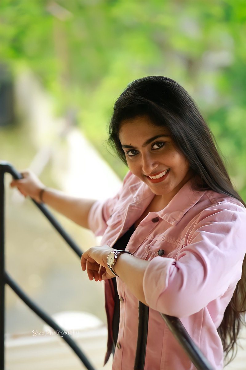 dntmediaoffl's tweet photo. Happy Birthday Gorgeous @catchAnithra 💐💐
She plays an impressive part in #PUBG
#PollathaUlagilBayangaraGame
#பொல்லாதஉலகில்பயங்கரகேம்
@vijaysrig @onlynikil #FCMedia https://t.co/I3m29UhqAI