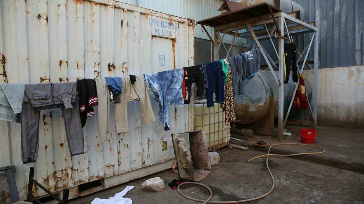 Libye: près de 4000 migrants arrêtés en Libye ces derniers jours rfi.my/7nTH