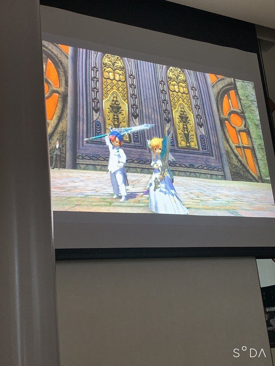 to_masgatianti's tweet image. 昨日結婚式終えましたー！
手作りだらけの結婚式だったけど無事に終わってよかった！
動画もみんなからお褒めの言葉を頂戴したので満足🙌
リングキャットは案の定座り込みました！w
武器は@CosModeling さんに作ってもらいました！ありがとうございます！
#FF14   #FFXIV  #結婚式   
#リアルエタバン