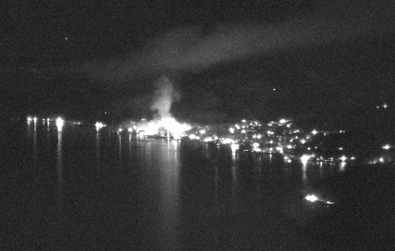 KymKemp's tweet photo. Multiple structures burning in Lucerne #lakecountyfire #RobinFire https://t.co/hJcHodAcqs https://t.co/chyEy0sj9E