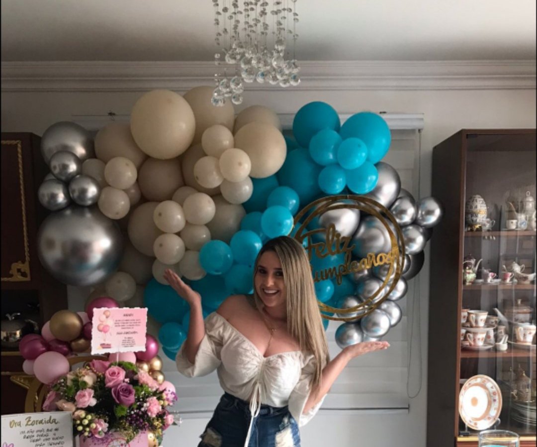 Karl312's tweet photo. Mantén La Calma , Mantente Inspirado ✨ 
.
.
.
Mi @casadefestejoskg 🙌🏻
.
By''@karolsuarezsantiago16 ❤️
.
.
.
#eventos #casadefestejosydecoraciones🎪 #globos #happybirthday #ocaña #Convecion #Cucuta #Bucaramanga #SanPablo 🎉 https://t.co/KecM9eY718