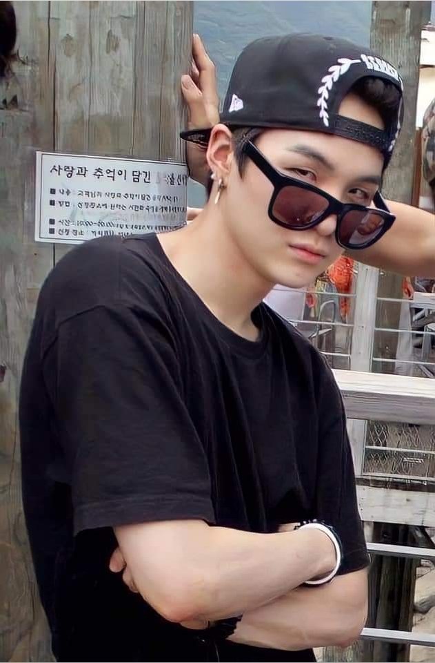Reth_Two's tweet photo. Debo de admitir que Yoongi me tiene enamoradisima 

BTS BTS BTS

#BTS_twt https://t.co/a5HKwpTofN