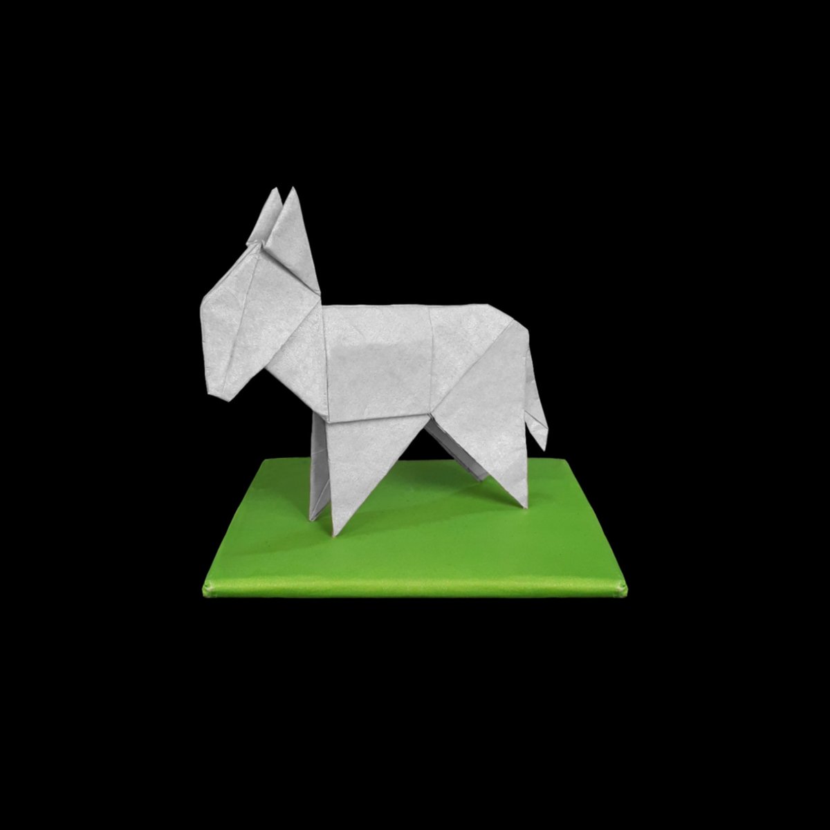 ozneyer's tweet photo. Donkey by Peterpaul Forcher

#折り紙 #origami https://t.co/cfiv4DiHMS