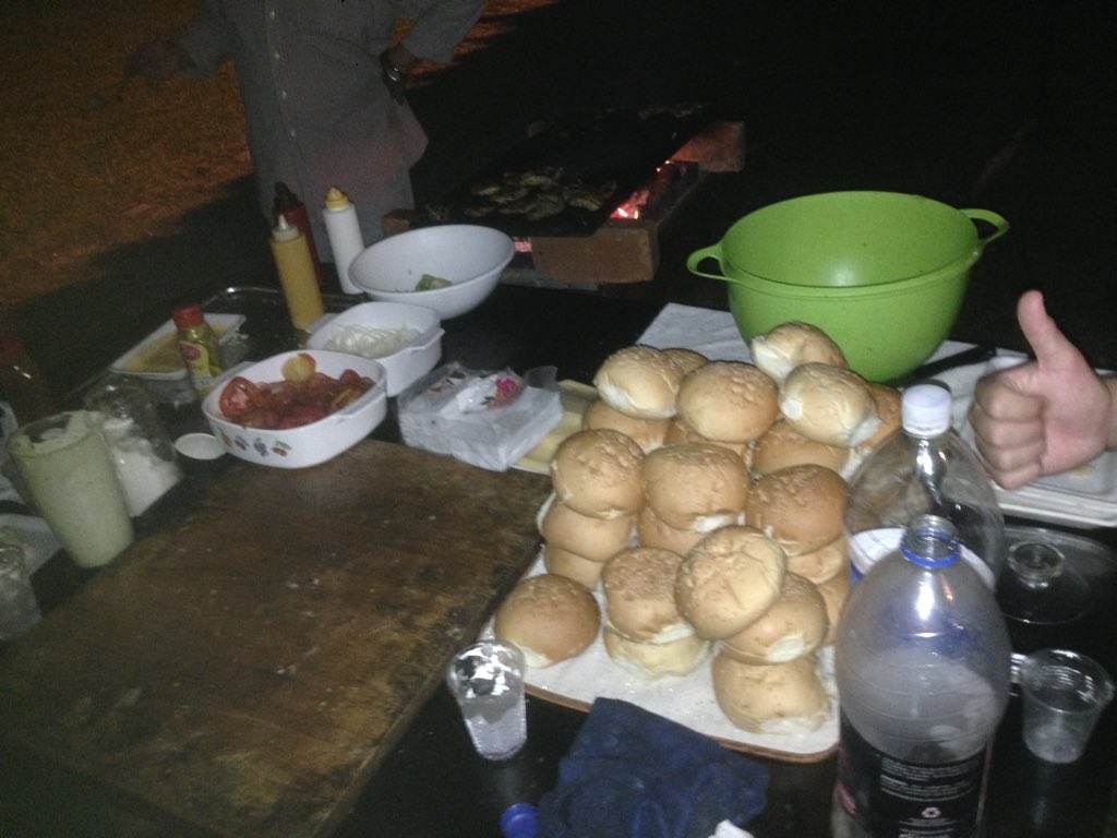 miguelqbarca's tweet photo. Hamburguesas de pernil #humooo https://t.co/TdvRIljHVJ