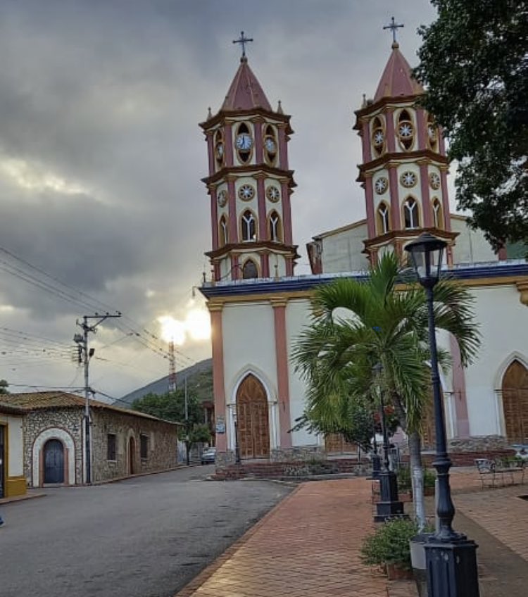 @Leticia04570720 (@leticia04570720) on Twitter photo 