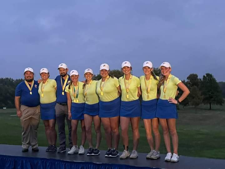 CastleGirlsGolf's tweet photo. Lady Knights came in 4th! Wow, what an experience! Hailey Kirkland tied for 5th overall and made the All State Team! https://t.co/aol76XcDOp