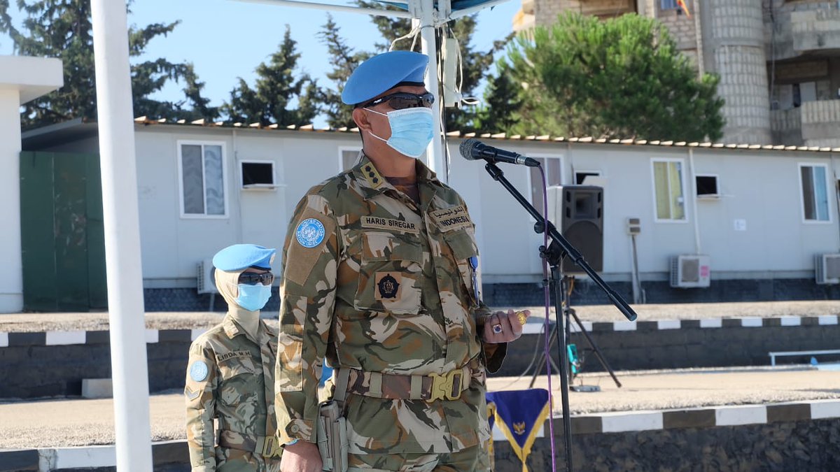 Puspen_TNI's tweet photo. Sebanyak 104 anggota Kontingen Garuda Satgas Yonmek XXIII-O/UNIFIL menerima kenaikan pangkat dalam upacara laporan korps di Lapangan Soekarno Indobatt UNP7-1, Lebanon

#SatgasKonga #kenkat #upacara #indobatt #Lebanon #SatgasYonmek #unifil 

👉https://t.co/nbOOz3bhHa https://t.co/fucKbyUQpW