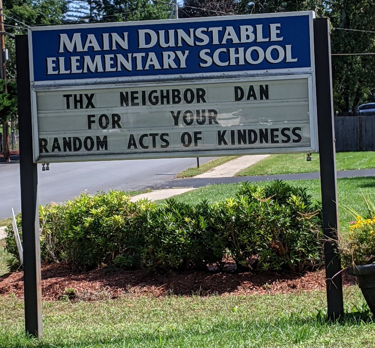 Huge thank you to our neighbor Dan for coming over and cleaning up our school grounds! <a href="/NASHUASCHOOLS/">NashuaSchools</a> #nsd42
