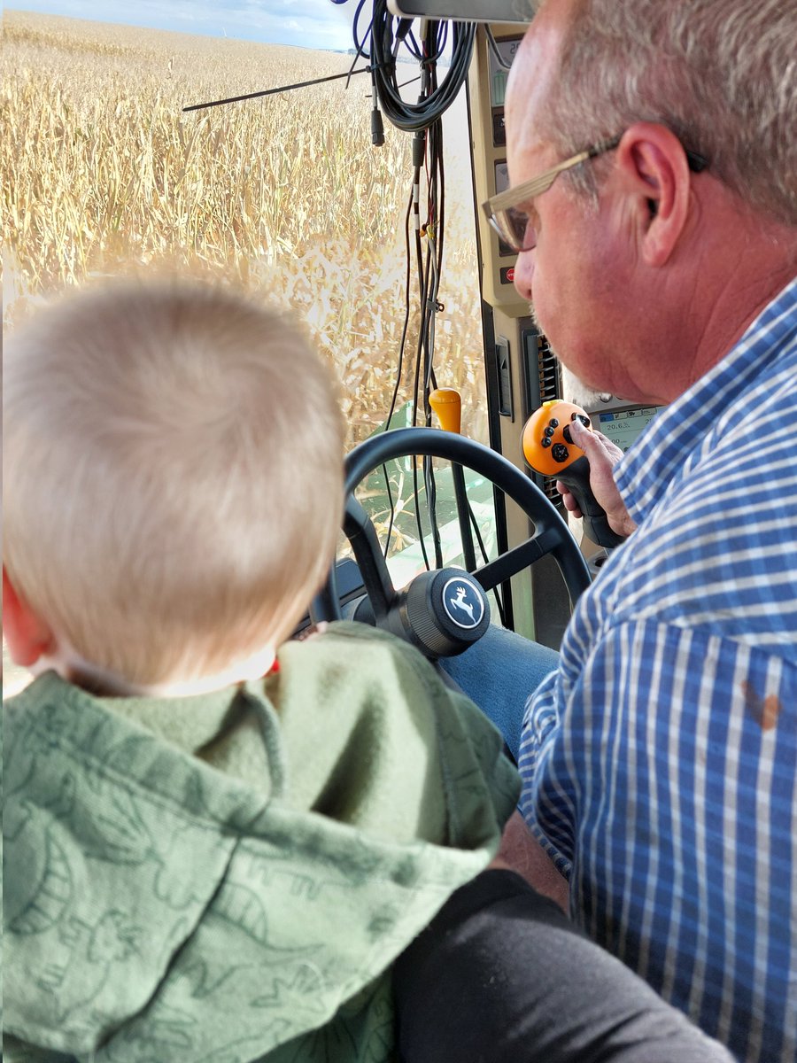 mrsolson725's tweet photo. Carter's first combine ride. https://t.co/R21CIP8GEH
