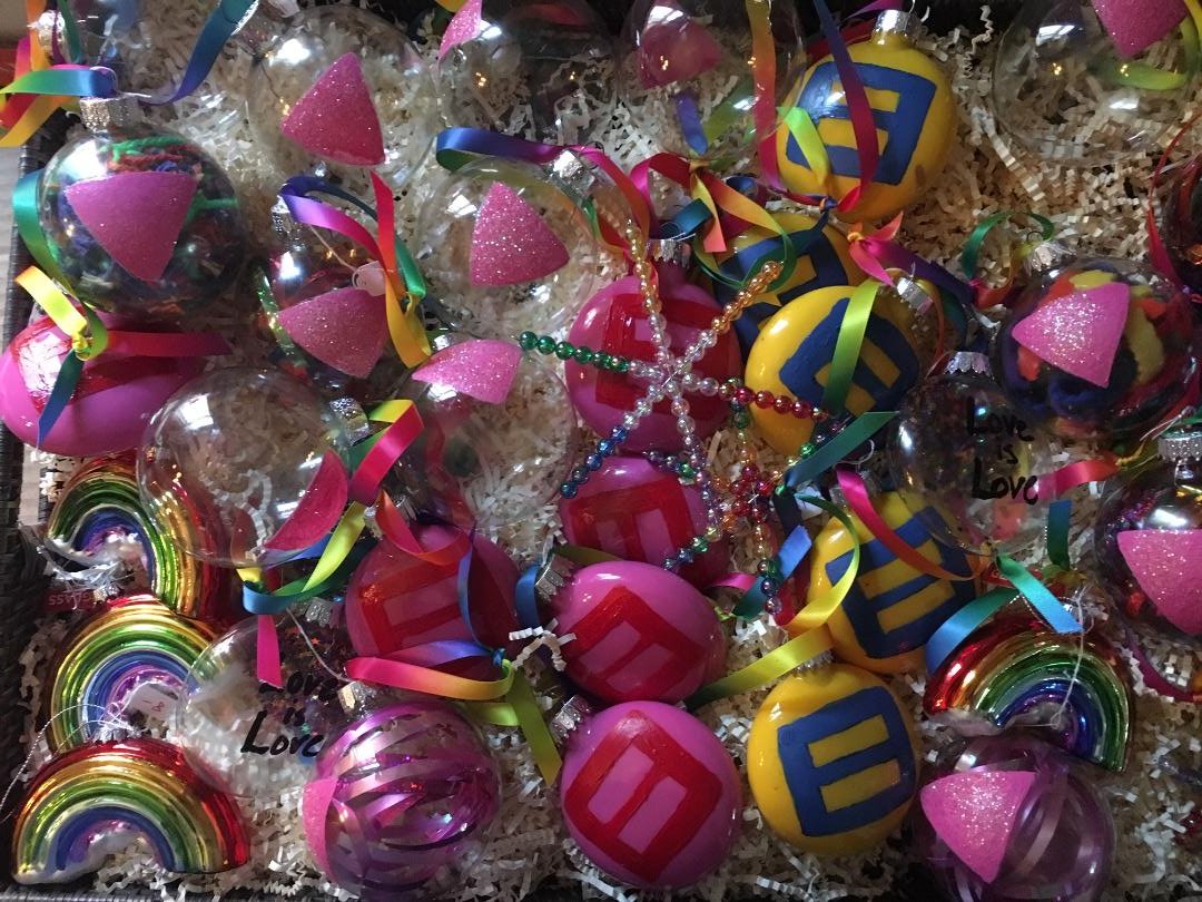 TheYborStudios's tweet photo. 15% off all #LGBT #Holiday #Ornaments 10/09-10/16
#HappyHoligays #MerryChristmas #LGBTQ #xmas2021 #XmasGift #Christmas #christmastree #pride @ILoveGayHomes @ILoveGayFlorida #love @ILoveGayTampa @TampaPride #implementstudios @ILoveGayToday
https://t.co/OX6HrfGyaC via @Etsy https://t.co/uuDHltEC61