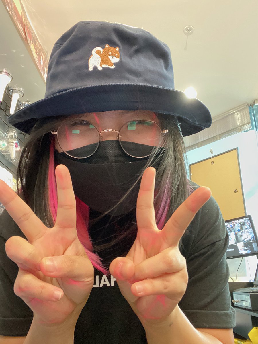 jonjinlim's tweet photo. i got a new hat and zero fucks. https://t.co/BRFwOqneLY