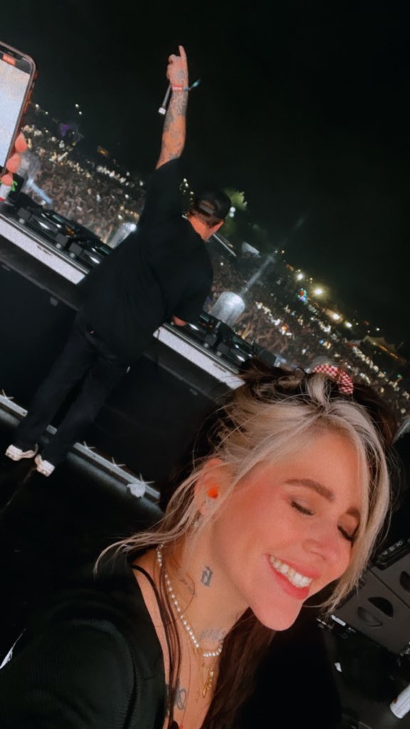 Ur in his DM’s and I’m eating his ass we are not the same