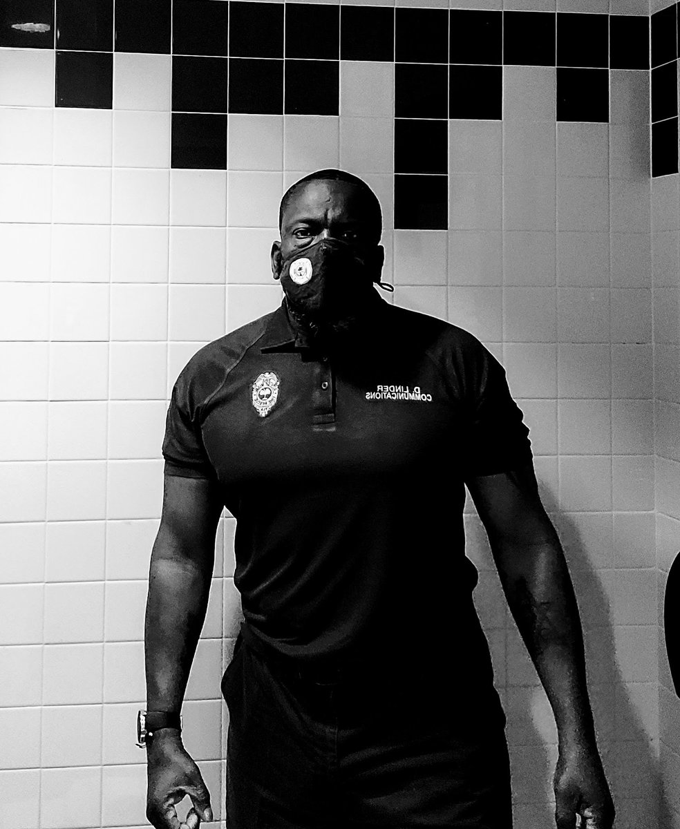 teamssunited1's tweet photo. In between the black and white, there is an area that stares you and I in the face and looks for and explanation... https://t.co/4INDQOybEC